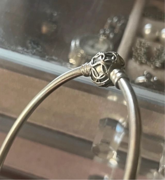 Pandora bracciale bangle chiusura sferica misura