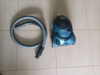 ASPIRADORA UFESA SIN BOLSA 1400W