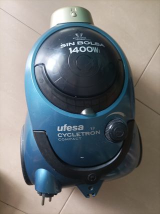 ASPIRADORA UFESA SIN BOLSA 1400W
