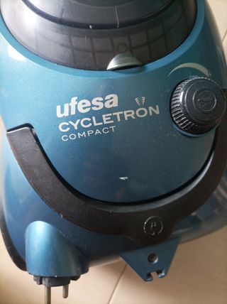 ASPIRADORA UFESA SIN BOLSA 1400W