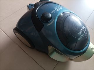 ASPIRADORA UFESA SIN BOLSA 1400W
