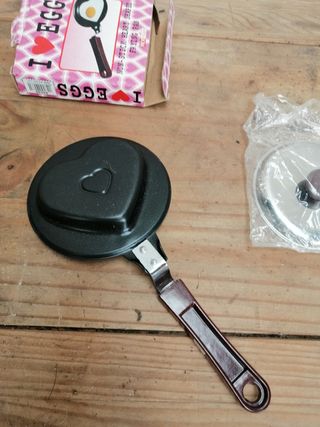 Mini frigideira p/ovos em forma de coração nova