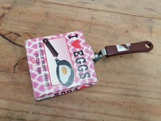 Mini frigideira p/ovos em forma de coração nova