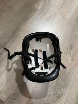 Lote patines, rodilleras, coderas y casco