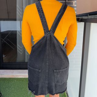 Vestido / Peto vaquero negro con bolsillos