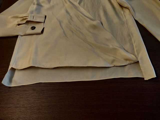 Blusa toque seda amarelo casca de ovo