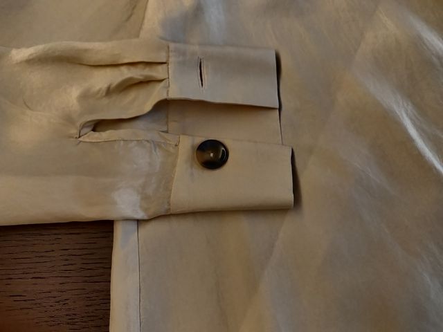 Blusa toque seda amarelo casca de ovo