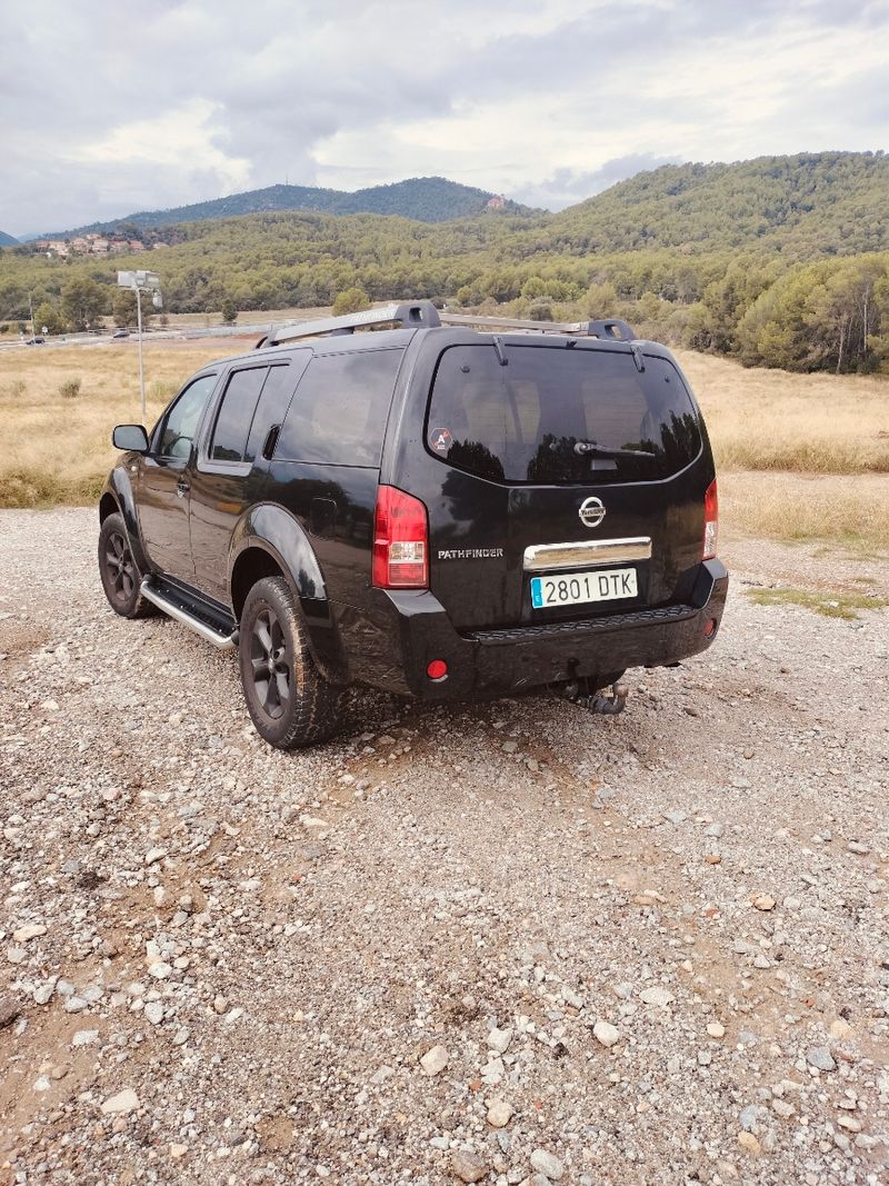 Nissan Pathfinder 2005 - foto 1