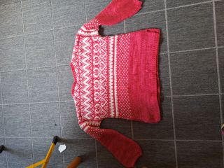 Maglia rosa e bianca benetton