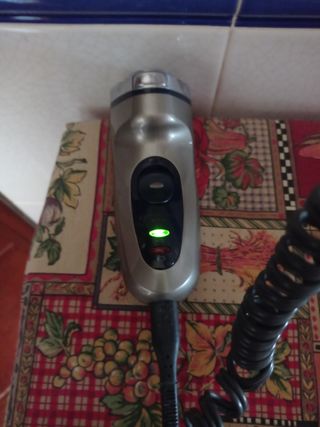 MÁQUINA DE AFEITAR ELÉCTRICA