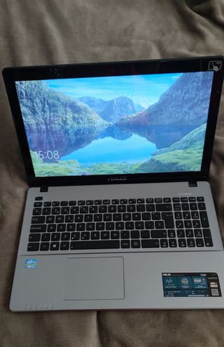 Portátil Asus i5  F550C pantalla táctil 