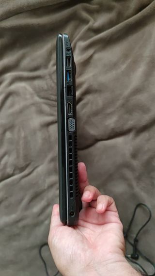 Portátil Asus i5  F550C pantalla táctil 