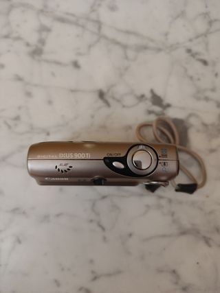 Cámara de fotos digital ...con funda..