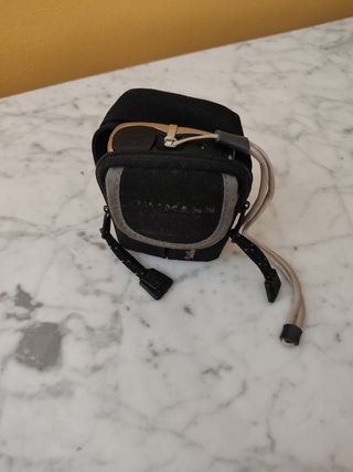 Cámara de fotos digital ...con funda..