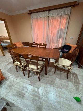 Mesa Comedor Desplegable y sillas