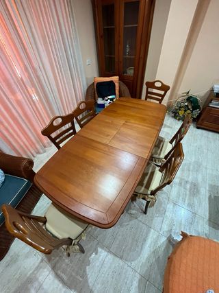 Mesa Comedor Desplegable y sillas