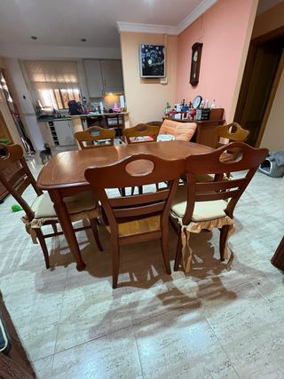 Mesa Comedor Desplegable y sillas