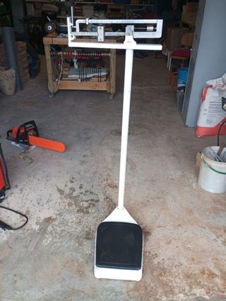 Bascula antigua de farmacia Atlántida