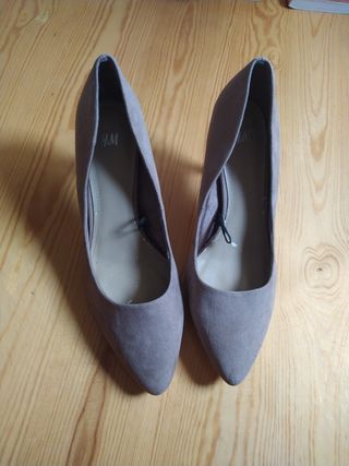 Zapatos beige 38 tacón y punta