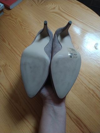 Zapatos beige 38 tacón y punta