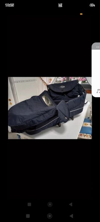 Carrito de bebé. Silla, capazo y maxicosi