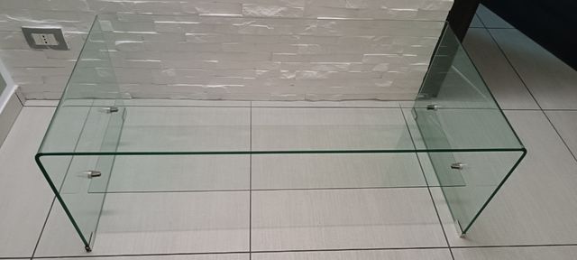 Tavolo basso da soggiorno in vetro resistente
