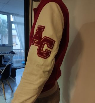 Chaqueta American College