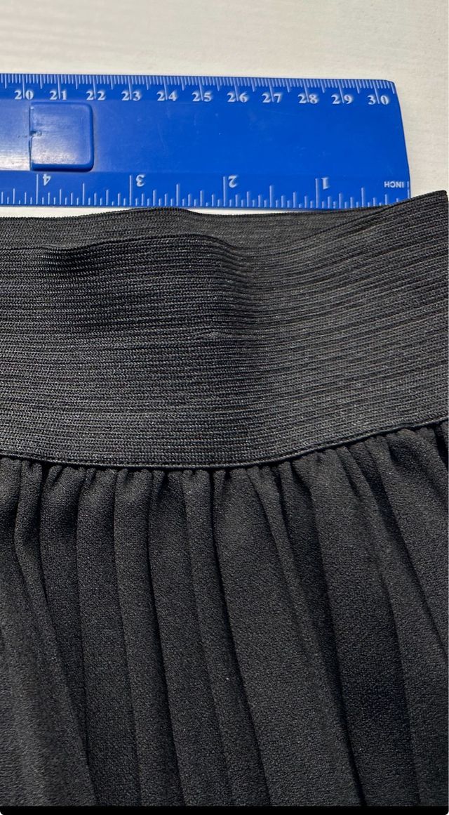 Gonna plissettata + camicetta.