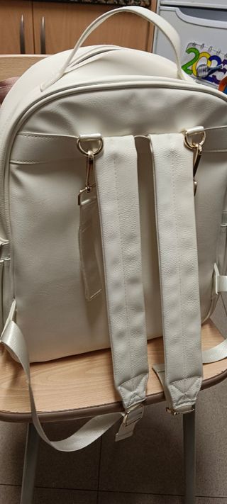 Mochila bebé y cambiador mayoral