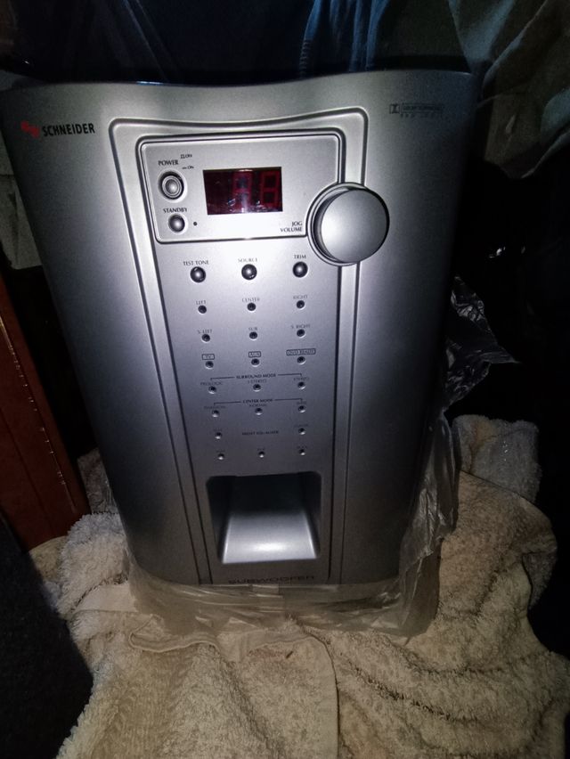 Equipo de sonido envolvente nuevo