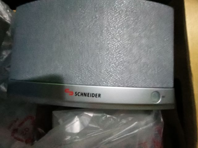 Equipo de sonido envolvente nuevo