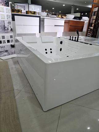 Bañera de hidromasaje Giovanna >Alta Gam