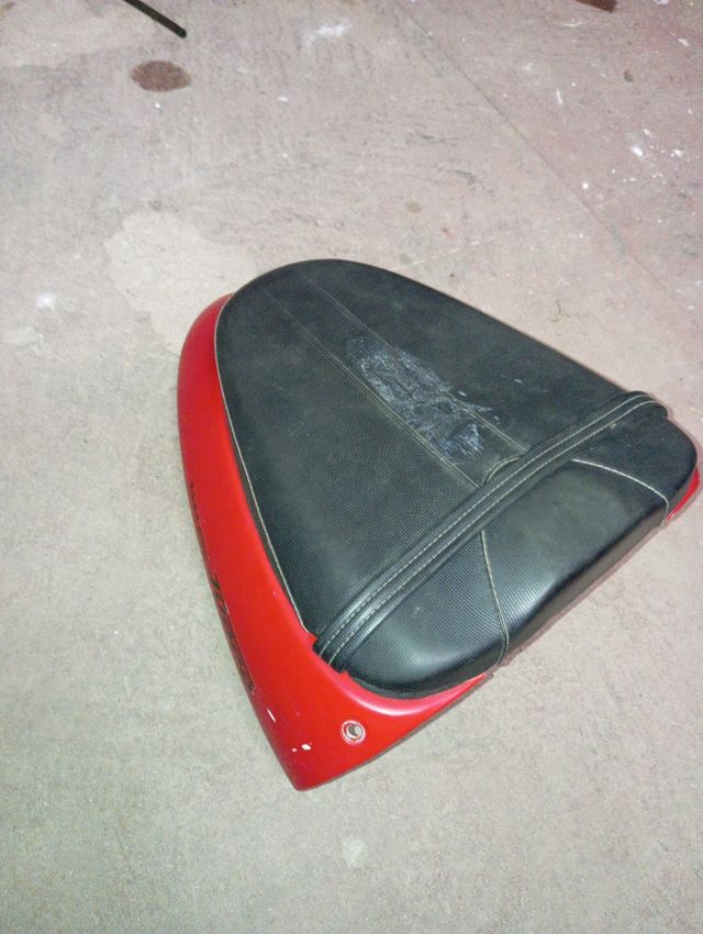 Colín Aprilia Tuono 50