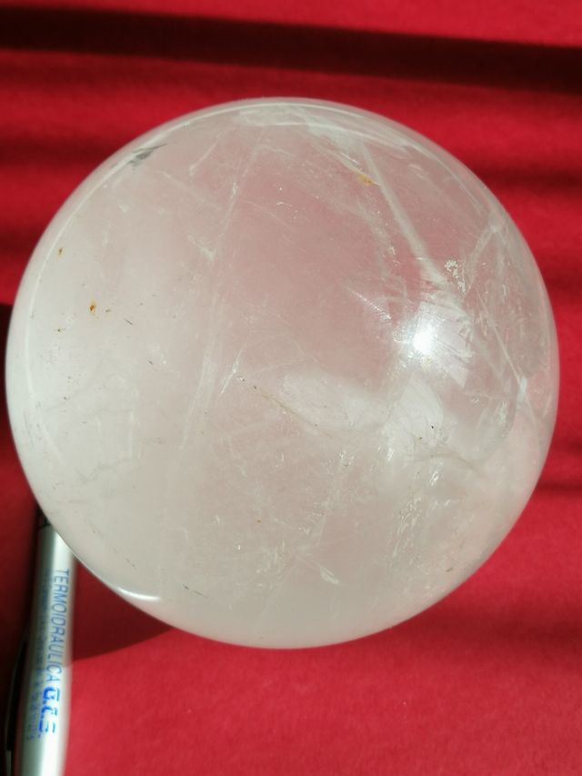 Sfera quarzo Brasile, pesa 2,4 kg