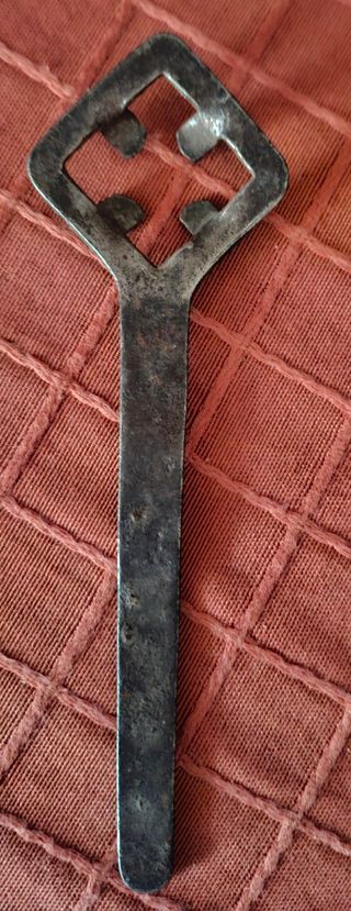 Antigua llave de tuerca cuadrada. Vintagne 