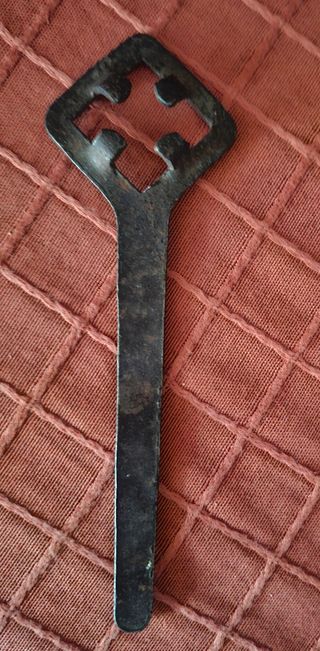 Antigua llave de tuerca cuadrada. Vintagne 