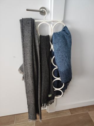 Pack de 3 bufandas + percha