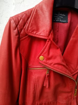 Biker roja de piel