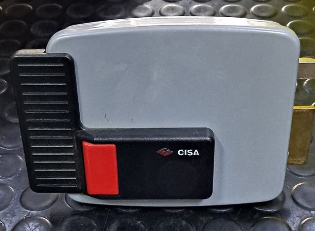 Cerradura cisa