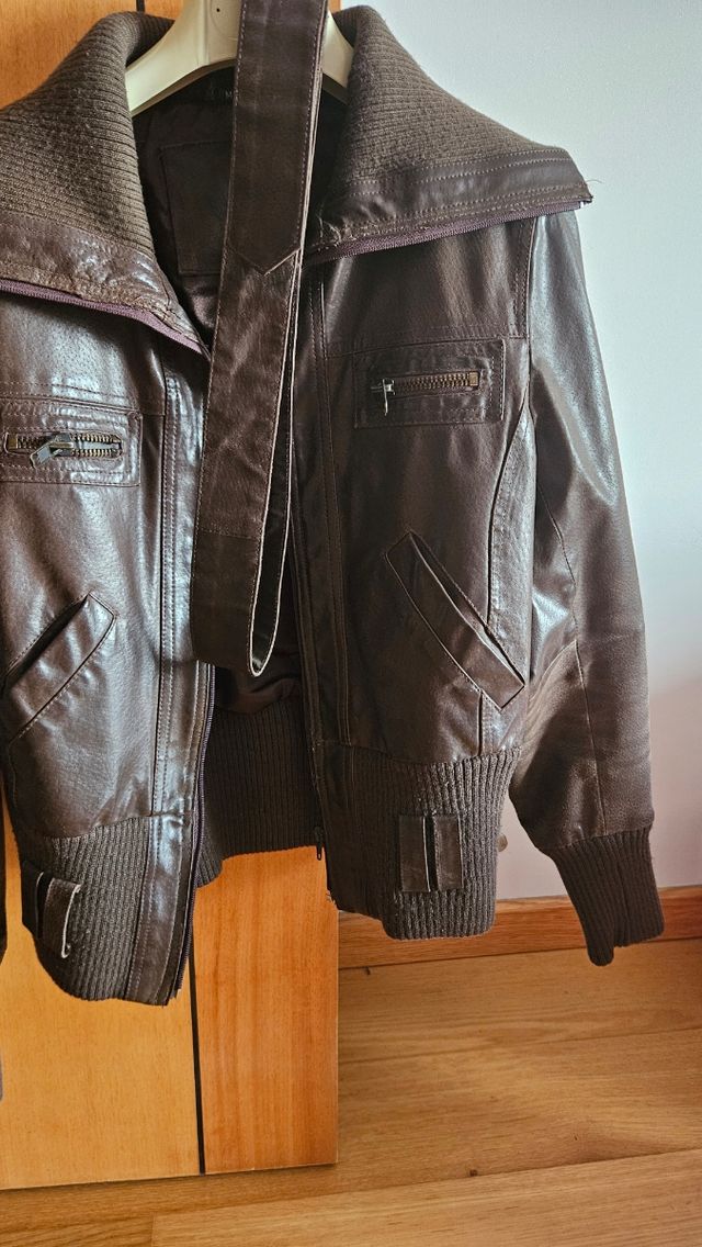 Casaco castanho em pele Tamanho M