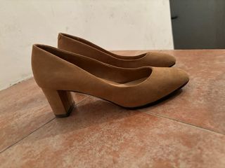Zapatos de salón de ante
