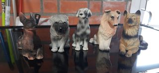 Figuras de perros de escayola de 10 centímetros