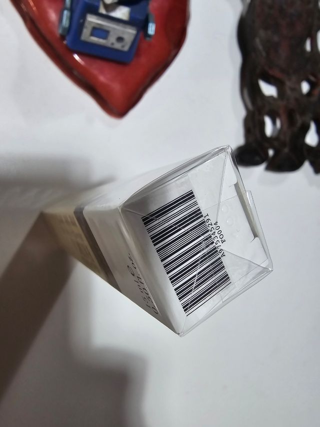 Gel crema contorno occhi.  Jean klebert