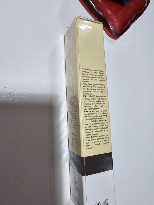 Gel crema contorno occhi.  Jean klebert