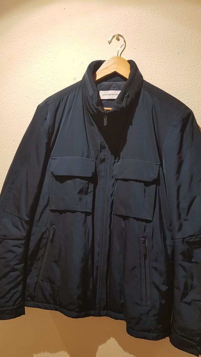 Cazadora hombre azul de Adolfo Domínguez