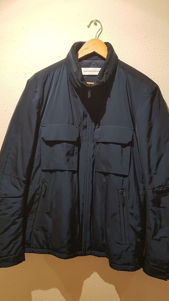 Cazadora hombre azul de Adolfo Domínguez