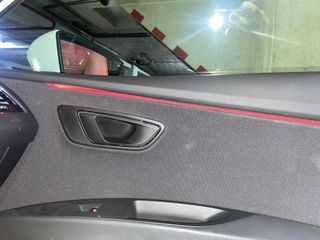 SEAT Leon 2018.  URGE!