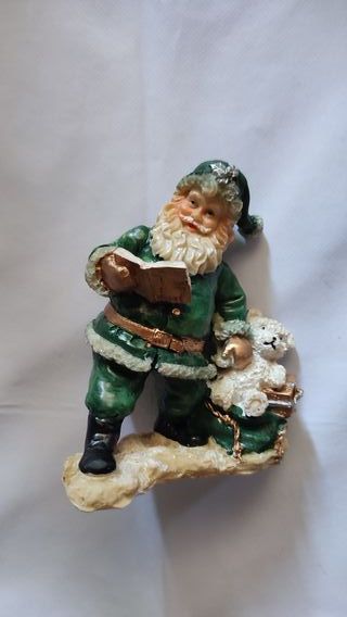 FIGURA DECORATIVA PAPA NOEL TRAJE VERDE 🎄