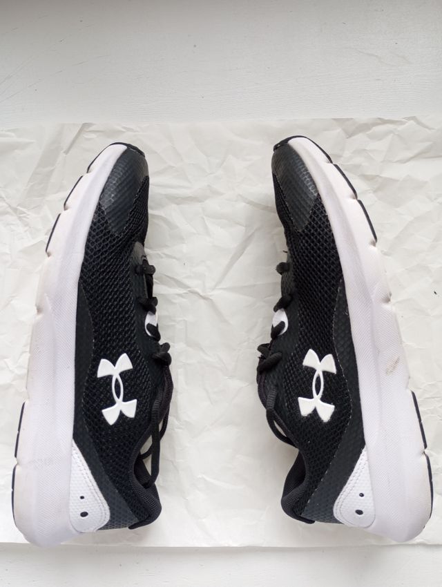 Zapatillas Under Armour negras 39