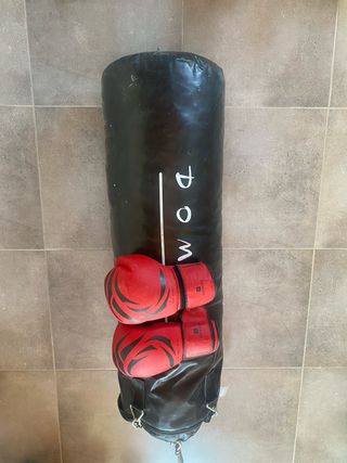Saco boxeo y guantes